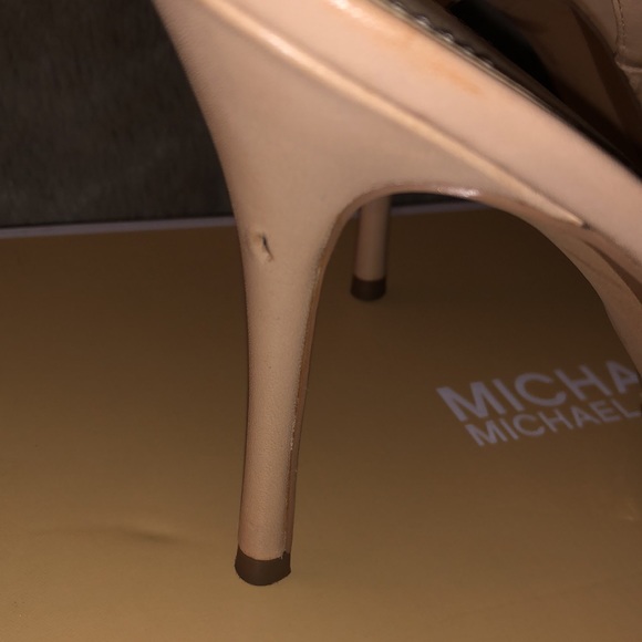 Michael Kors Eliza Leather Pumps - Picture 4 of 8